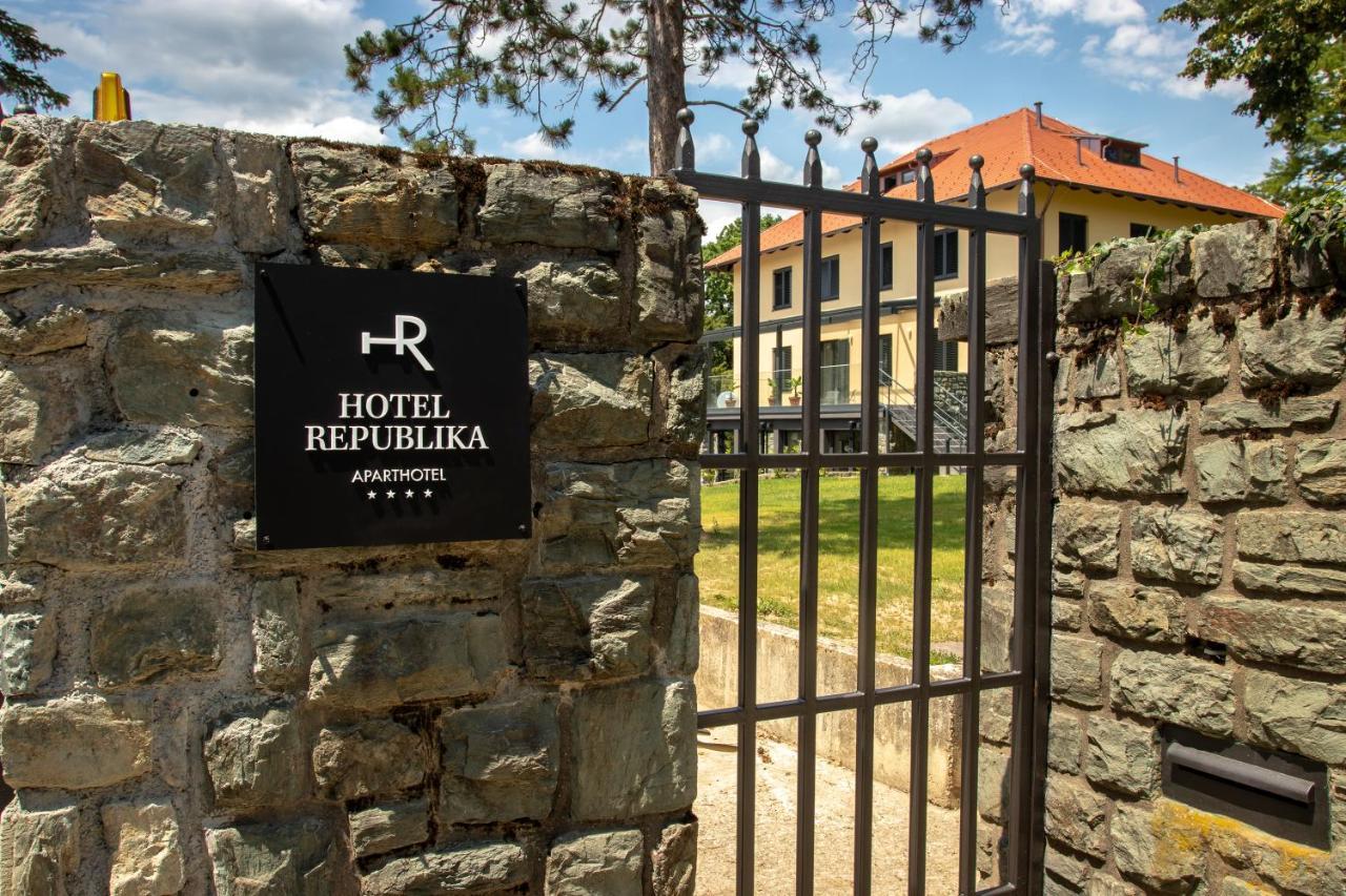 Hotel Republika Zagreb Exterior photo